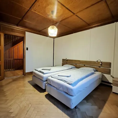 Seegarten Hilterfingen On The Of Chalet Thun